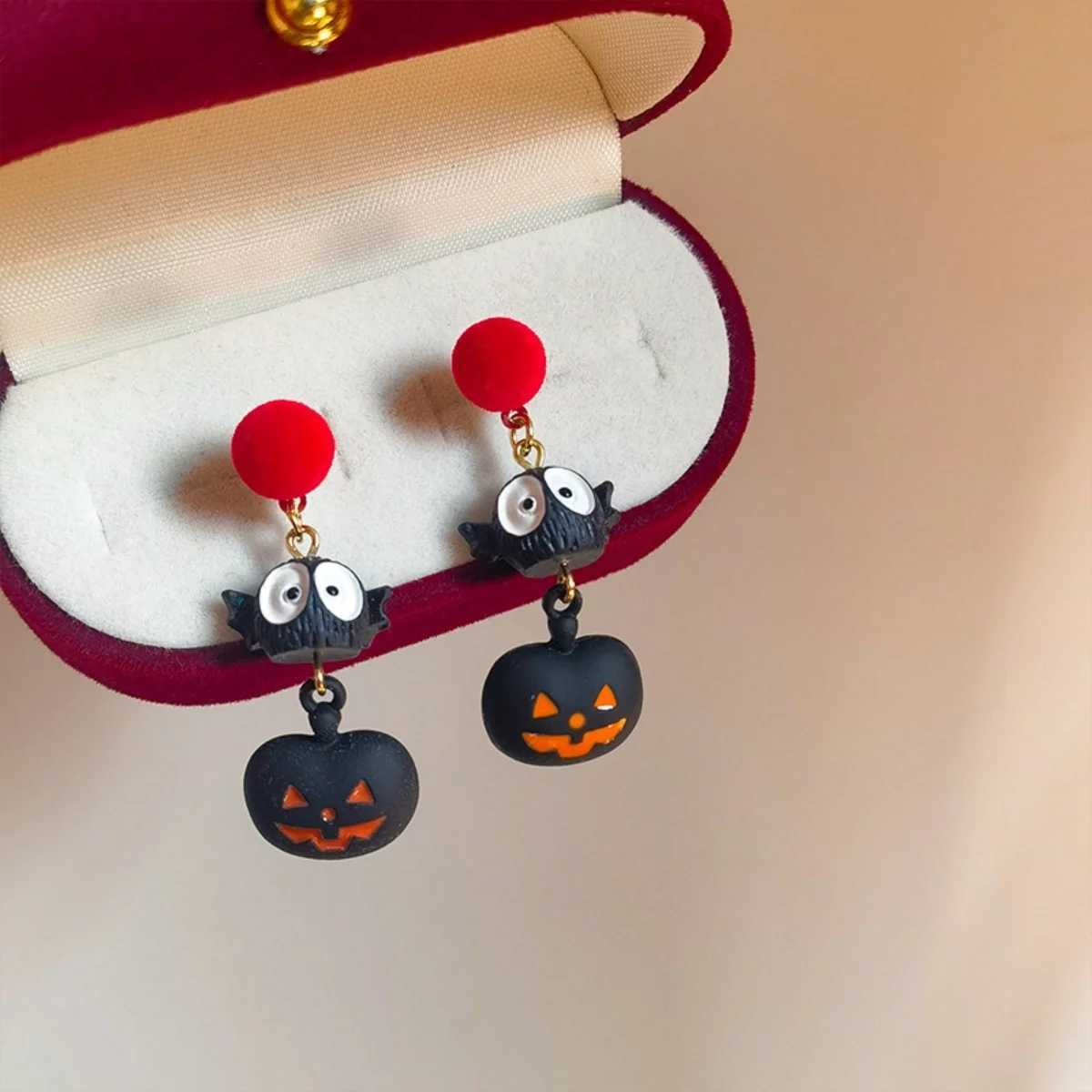 Halloween Big Eyes Flying Drop Earrings Cute Cartoon Black Resin Bat Pumpkin Earrings Jewelry Gifts For Women Men J251021