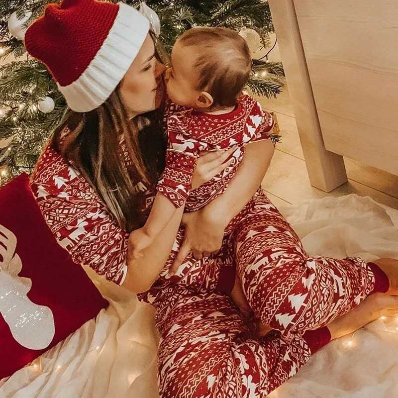 Xmas Look Gift for Family Mom Daughter Dad Son Matching Outfits Christmas Pajamas Set Red Print Adults Kids Clothes Holiday Wear L251021QN4Q