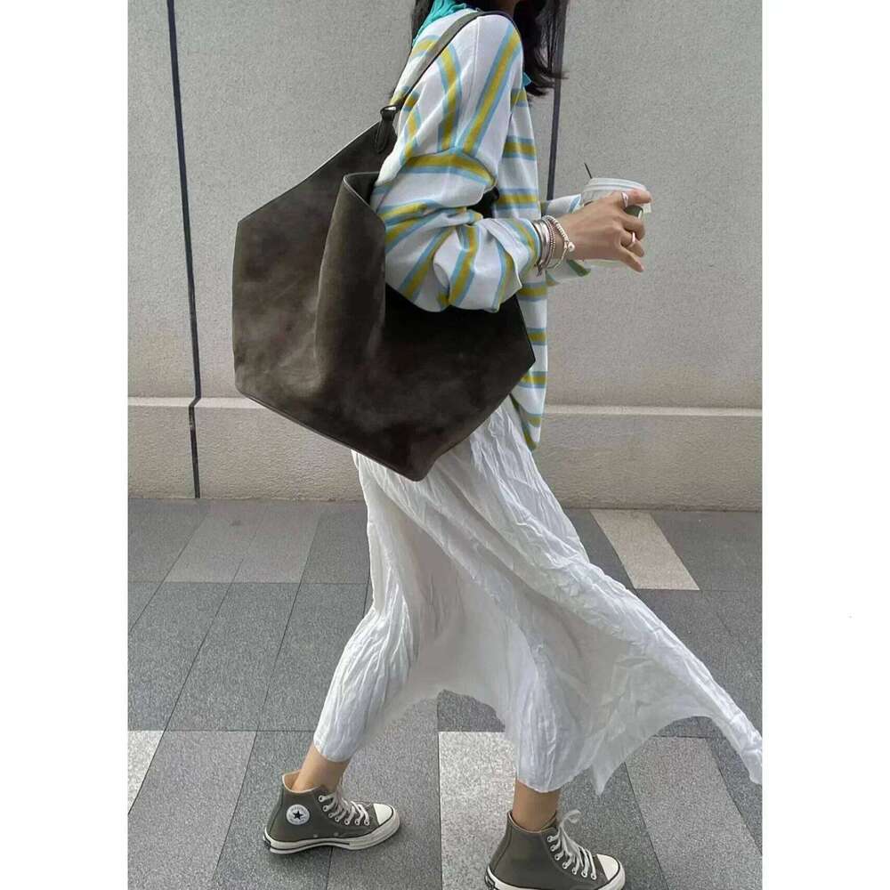 Autumn And Winter Handbag Genuine Leather Dumpling Bucket Bag Niche Shoulder Tote 251021