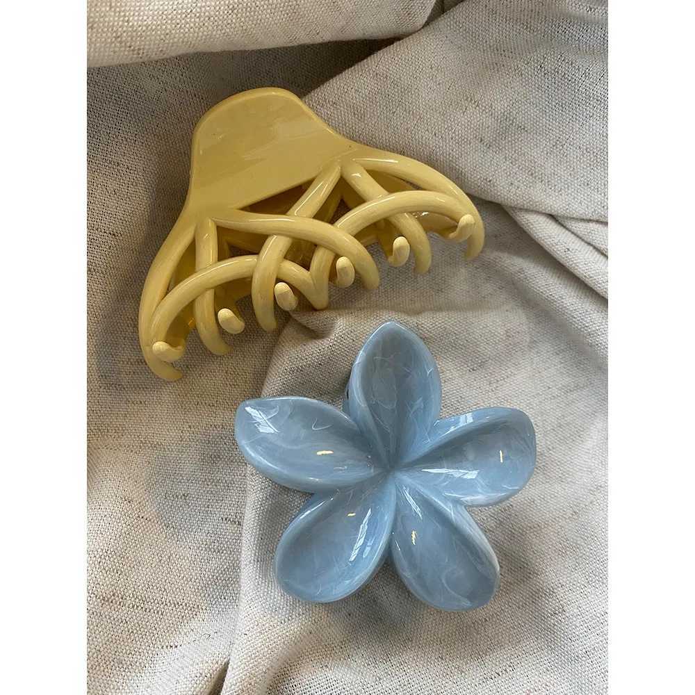 2PCS Korean Flower Twisted Geometry Shark Hair Claw Clamp Hair Accessories Hair Grip Hairpin Professional Salon Fixed Hair ClipsW254021