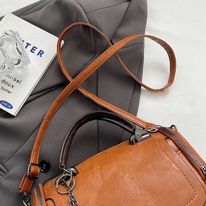 Womens Large Capacity Shoulder Bags Tassel Decor Handbag Fashion Zipper Crossbody Bag With Removable Strap PU leather Z251018