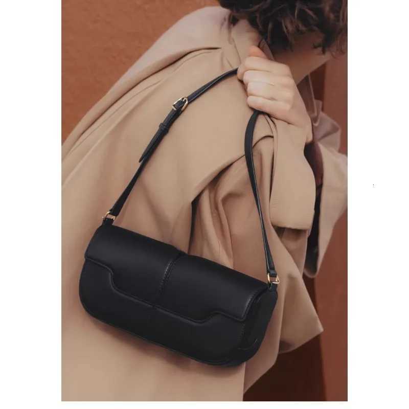 French Luxury and Fashionable One Shoulder Underarm Handbag Cowhide Commuting Handbag Casual and Simple French Stick BagXJ251021