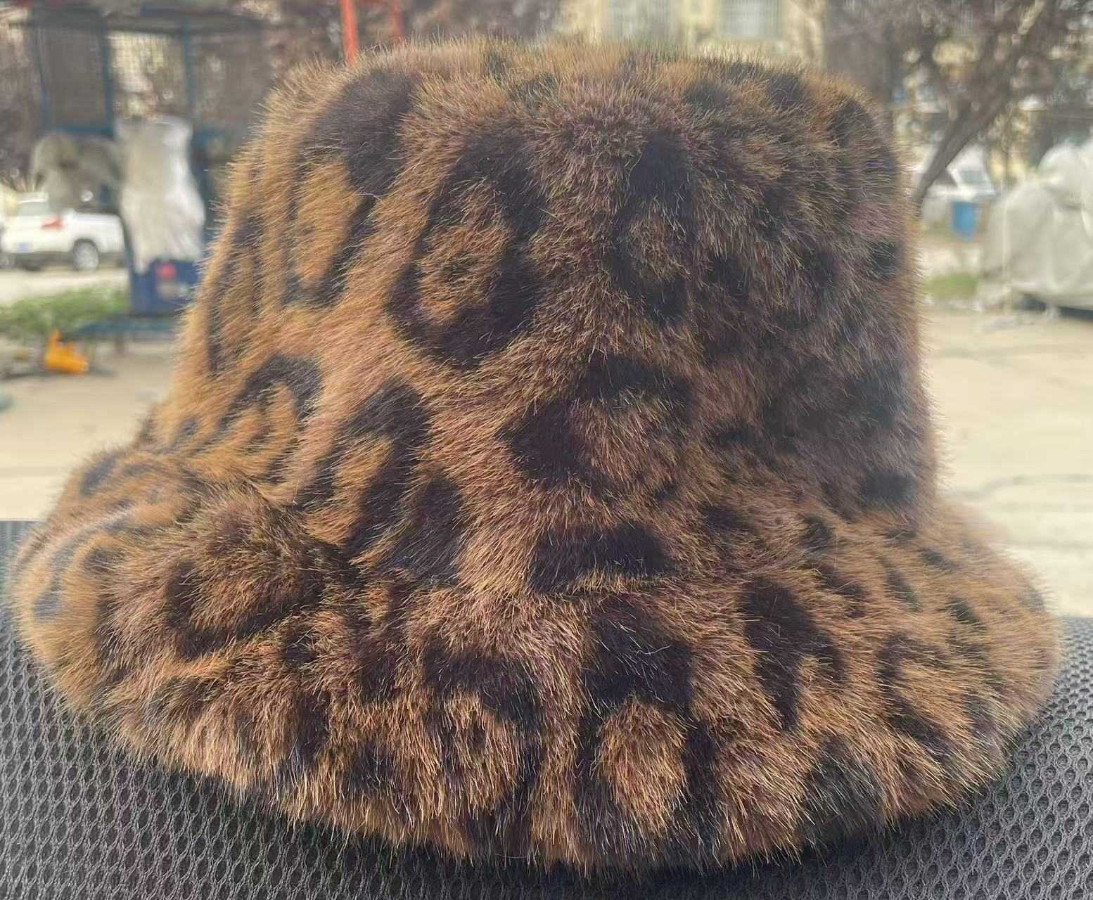 New Trendy Street Style Plush Hat for Women Autumn and Winter Fashion Leopard Print Fisherman Hat Versatile Bucket Hat H251020