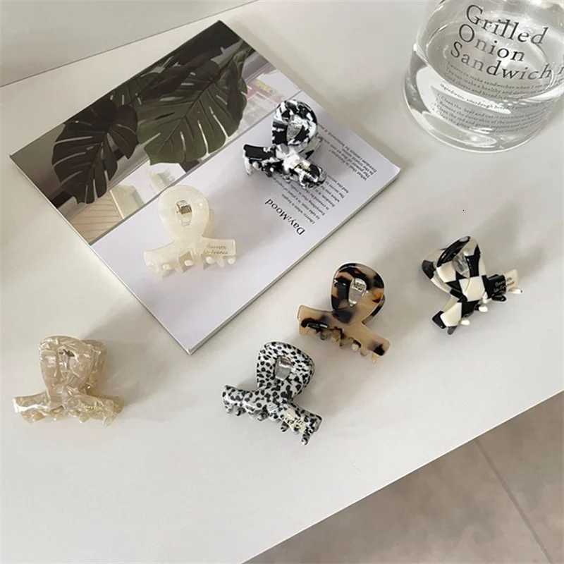 1PC Acetate Scratch Clip Small Half Tie Hair Clip Women Hair Volume Less Advanced Feeling Shark Clip Back of Head HairpinW254021