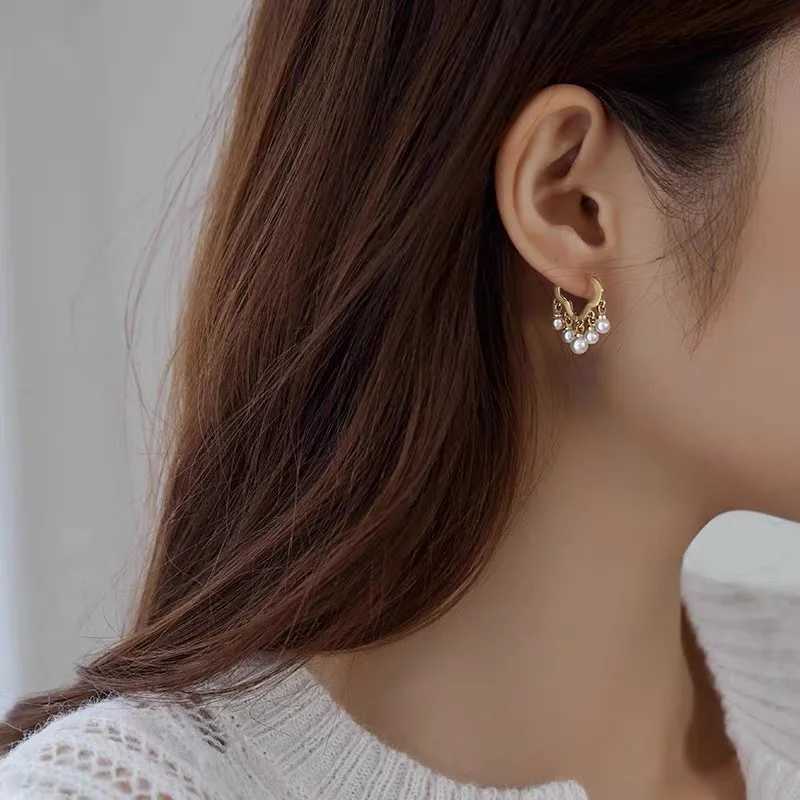Korean Style HighEnd Cloud Ear Buckle Simple Earrings Exquisite Temperament Tassel Pearl Earrings Creative Party Jewelry Gifts J251021