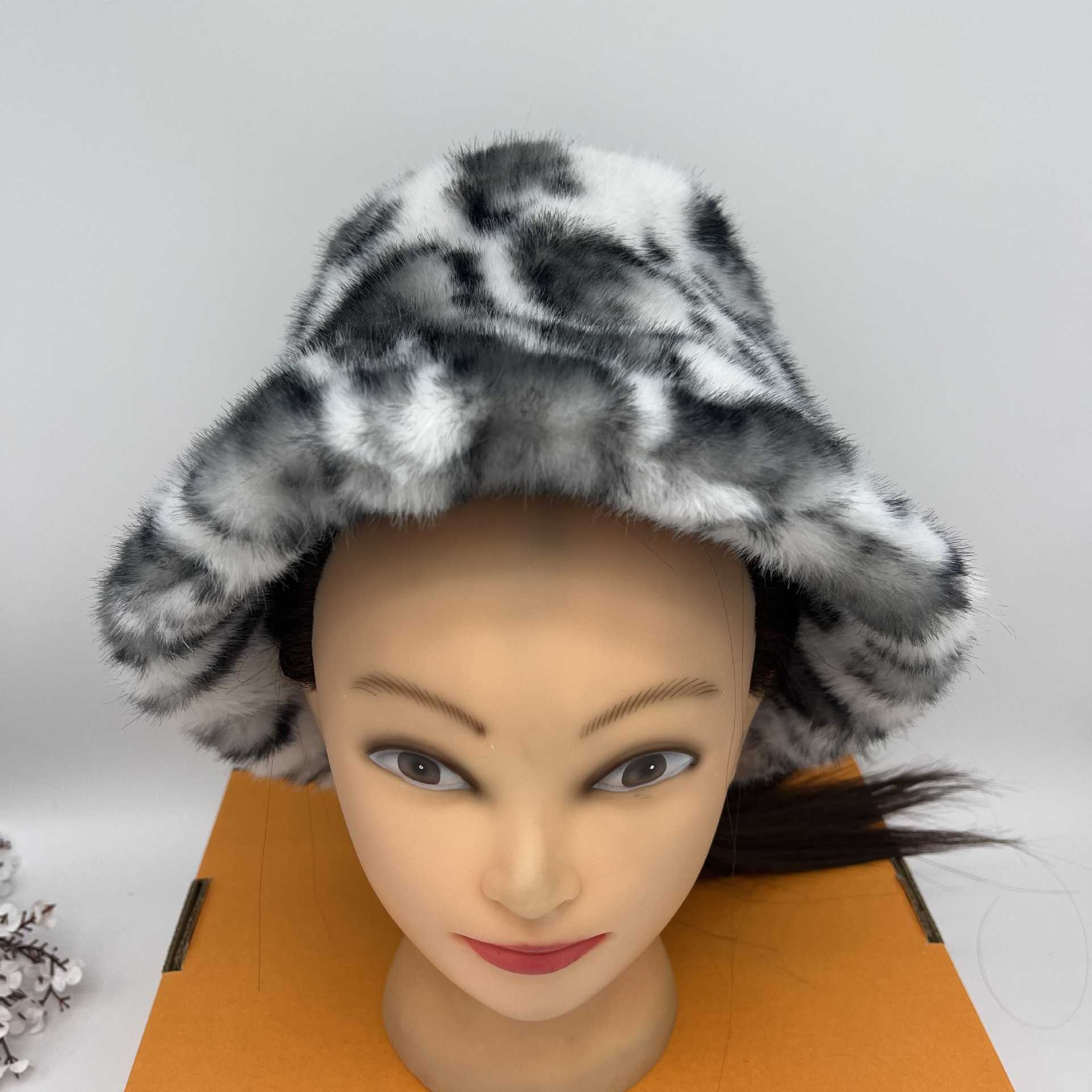 2024 New Hat Winter Shopping Plush Thickened Fisherman Hat Ear Protection Versatile Multicolor Warm Bucket Hat for Women H251020