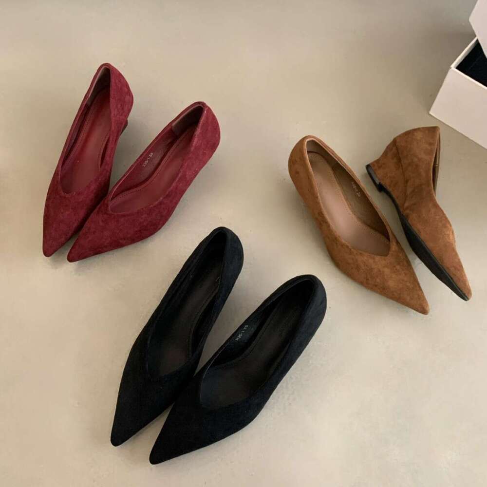 French Style Black Low Heel for Women Wedge Shoes Professional Designer Shoe New V-Neck Commuter Suede Pointed Toe Flats