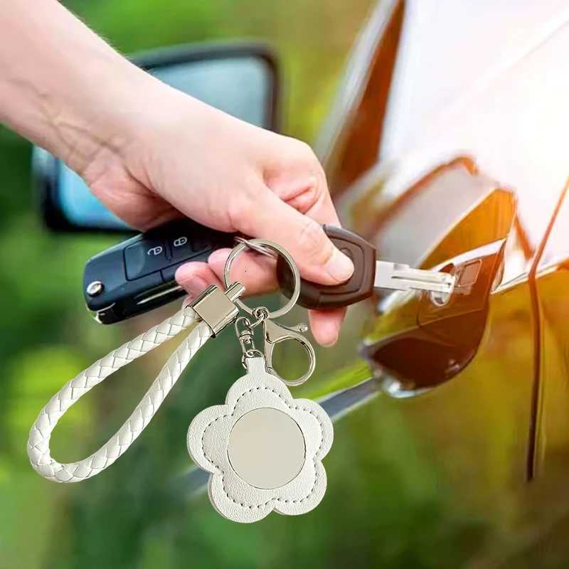 Creative Pu Leather Floral Mirror Keychain Portable Makeup Bag Pendant Handbag Decorations Hanging Ornament Car Trinket Gift W251021