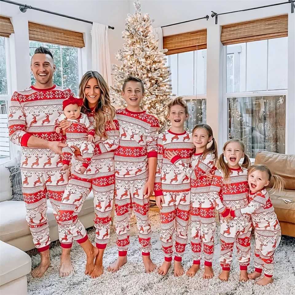 Family Matching Christmas Pajamas Vintage Christmas Elk Print Mother Kids Baby Pijama Childrens loungewear Womens Pajama Set L2510213DB4