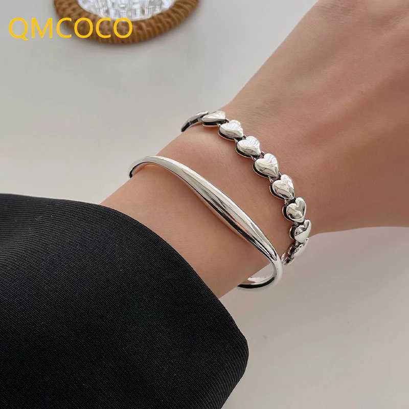 QMCOCO 2024 New Silver Color Love Heart Chain Bracelet Female Sweet Retro Simple Fashion Couples Bangles Jewelry Gift J251021
