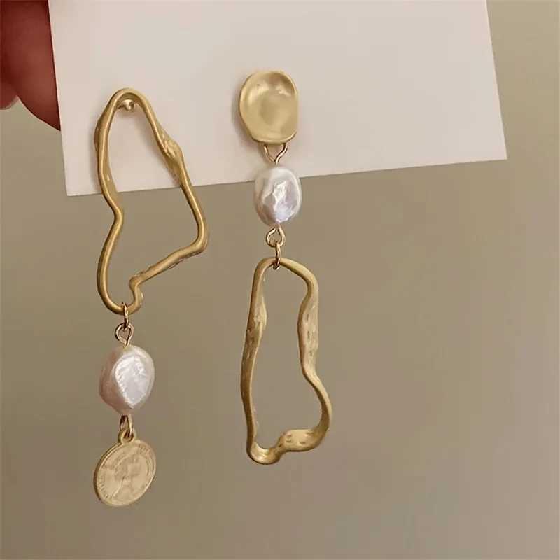 1Pair Hollow Irregular Shape Faux Pearl Decor Asymmetric Dangle Earrings Simple Y2K Style Creative Female Jewelry J251021