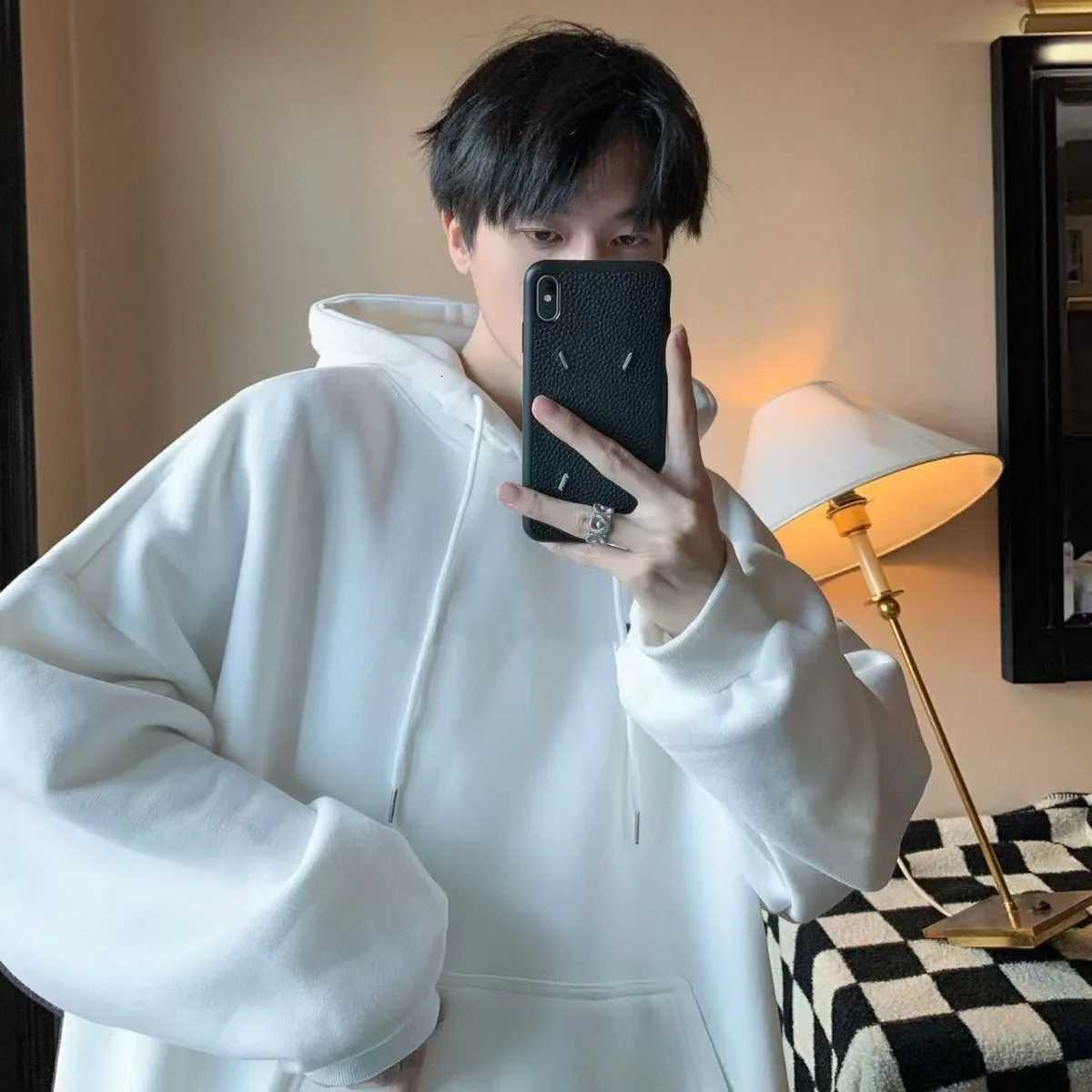 2025 Fashion Casual Hoodies Men Wholesale Plain White Pullover Hoodie Unisex Sweatshirt with Hood Popular Versatile Streetwear W251021