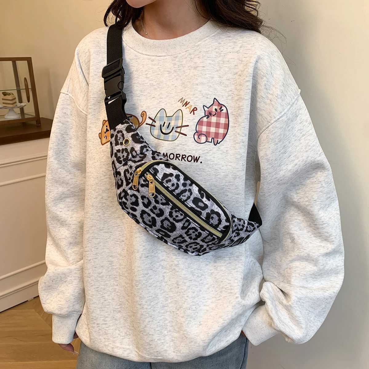 Fashion Leopard Print Waist Bag Street Trend Fanny Pack Woman Chest Pack Canvas Belt Bag Female Designer Shoulder Crossbody Bags Z251021