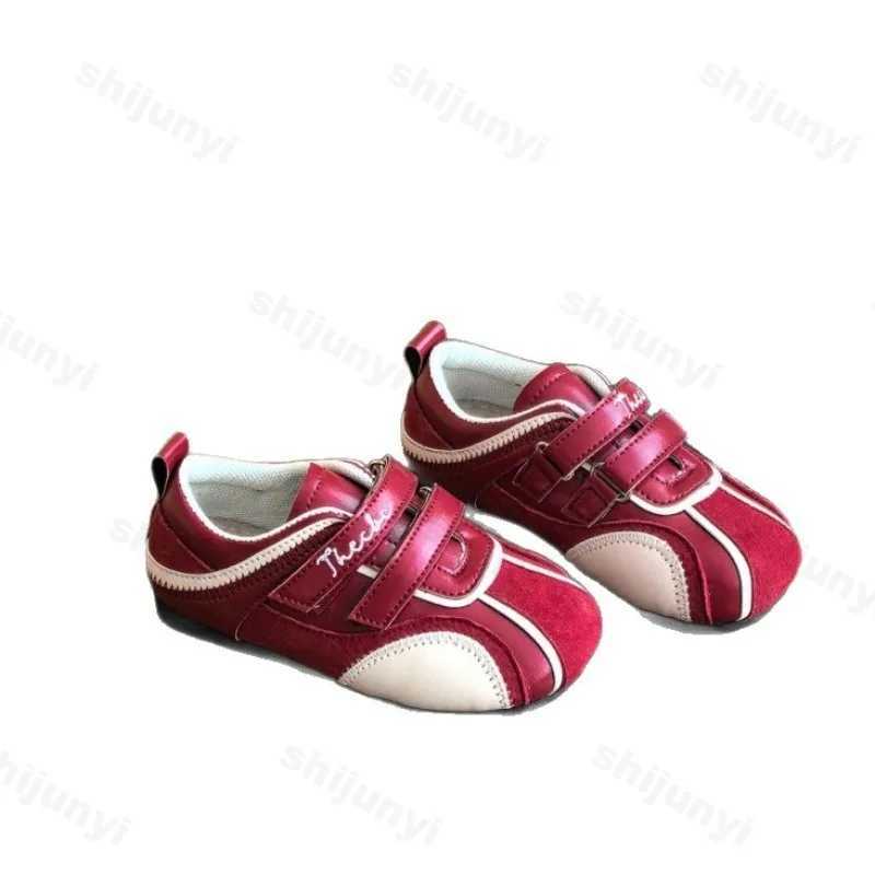 Girls Casual Sports Shoes 2025 Autumn Comfortable Anti Slip Outdoor Children Walking Shoes Toddler Ballet Retro Princess Shoes C251021