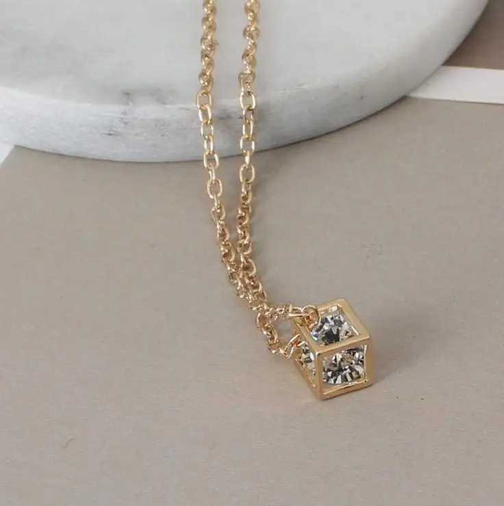 Fashionable Love Cube Threedimensional Necklace Shiny Charm Rhinestones Small Box Short Clavicle Chain Maxi Necklace Pendants11 D251021