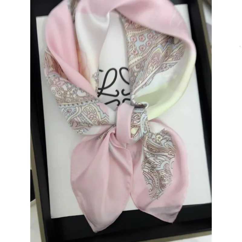 68cm Cashew Flower Rose Pattern Silk Scarf Wens Simated Silk Fresh and Egant Versati Fashion Decorative Square ScarfW251021