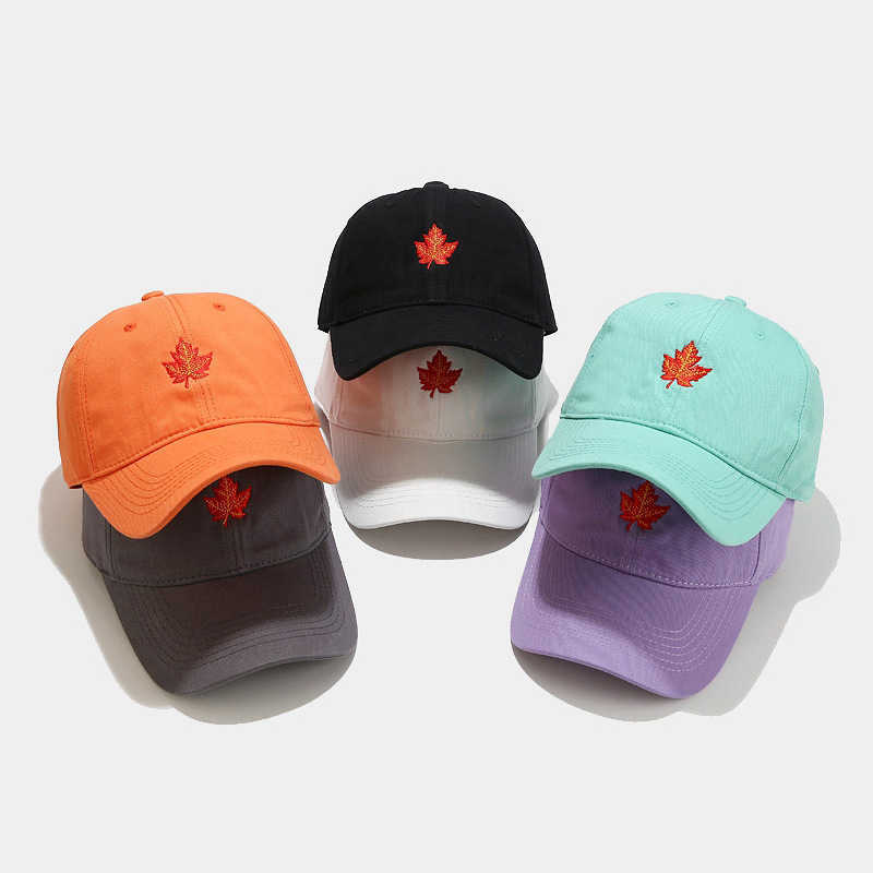 Maple Leaf Embroidered Soft Top Baseball Cap Mens Outdoor Leisure Duck Tongue Cap Womens Small Couple Sun Visor Hat H251020