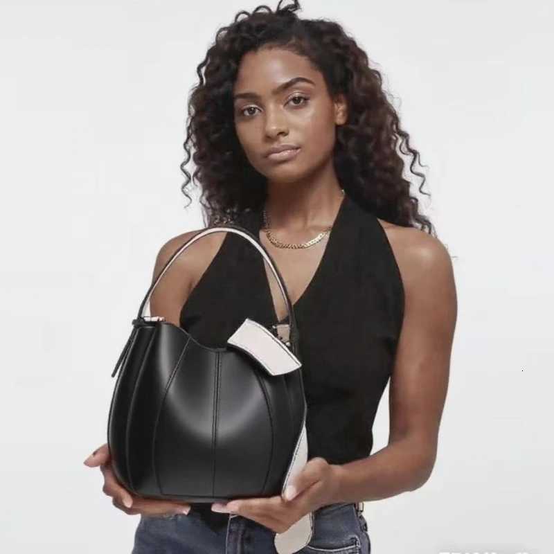 The New Simple and Fashionable Pumpkin Bucket Bag Designer Shoulder Bag Luxury Crossbody Bag Wallet and Movable PocketXJ251021