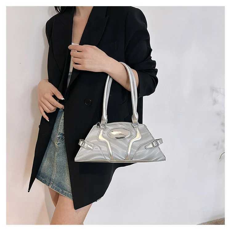 JIADERDI Sweet Cool Shoulder Designer Bag Women 2023 New Spring High Street Solid Handbags Female Casual Sliver Y2k Bags Ladies Z251018