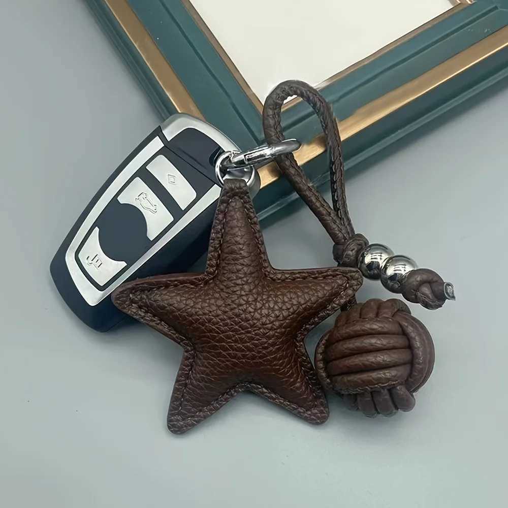 Leather Star Keychain Pentagram Car Keyring with Woven Leather Rope Ball Pendant Creative Bag Pendant Decoration for Women W251021