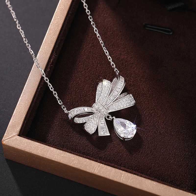 Huitan Luxury Bowknot Pendant Necklace with Bright Zircon Women Wedding Jewelry Graceful Female Aesthetic Accessories for Party D251021