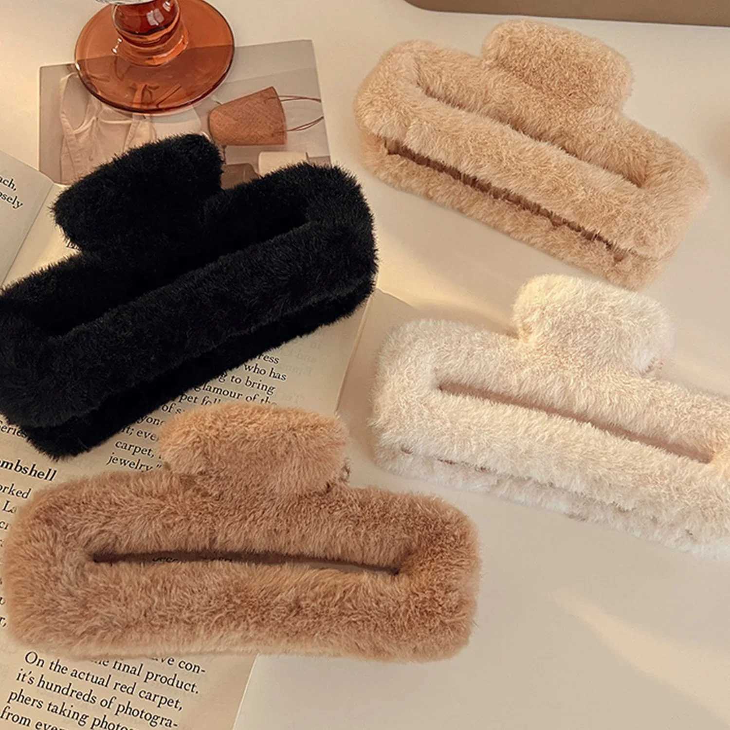 Winter Plush Square Hair Claw for Women Korean Elegant Acrylic Hairpins Faux Fur Hair Clip Pink Barrette Crab Hair AccessoriesW254021