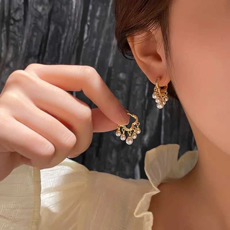 Korean Style HighEnd Cloud Ear Buckle Simple Earrings Exquisite Temperament Tassel Pearl Earrings Creative Party Jewelry Gifts J251021