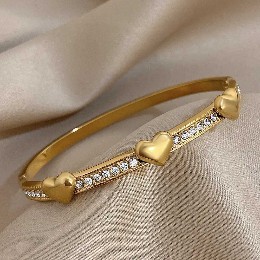 316L Luxury Shiny Rhinestone Heart Cuff Bracelets For Women Men Fashion Waterproof Wristband Bangles Charms Jewelry Gifts J251021