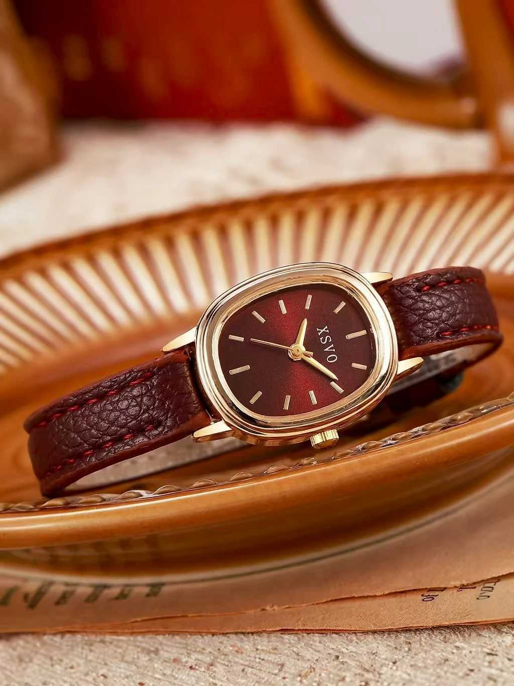 Simple Small Womens Fashion Quartz for Halloween Christmas Holiday GiftsXJ251021