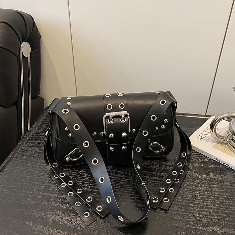 Autumn and Winter New Fashionable Cool Rivet Hot Girl Women's Shoulder Bag Personalized Luxury Handbag Underarm Bag Fashion Trend Designer Bag