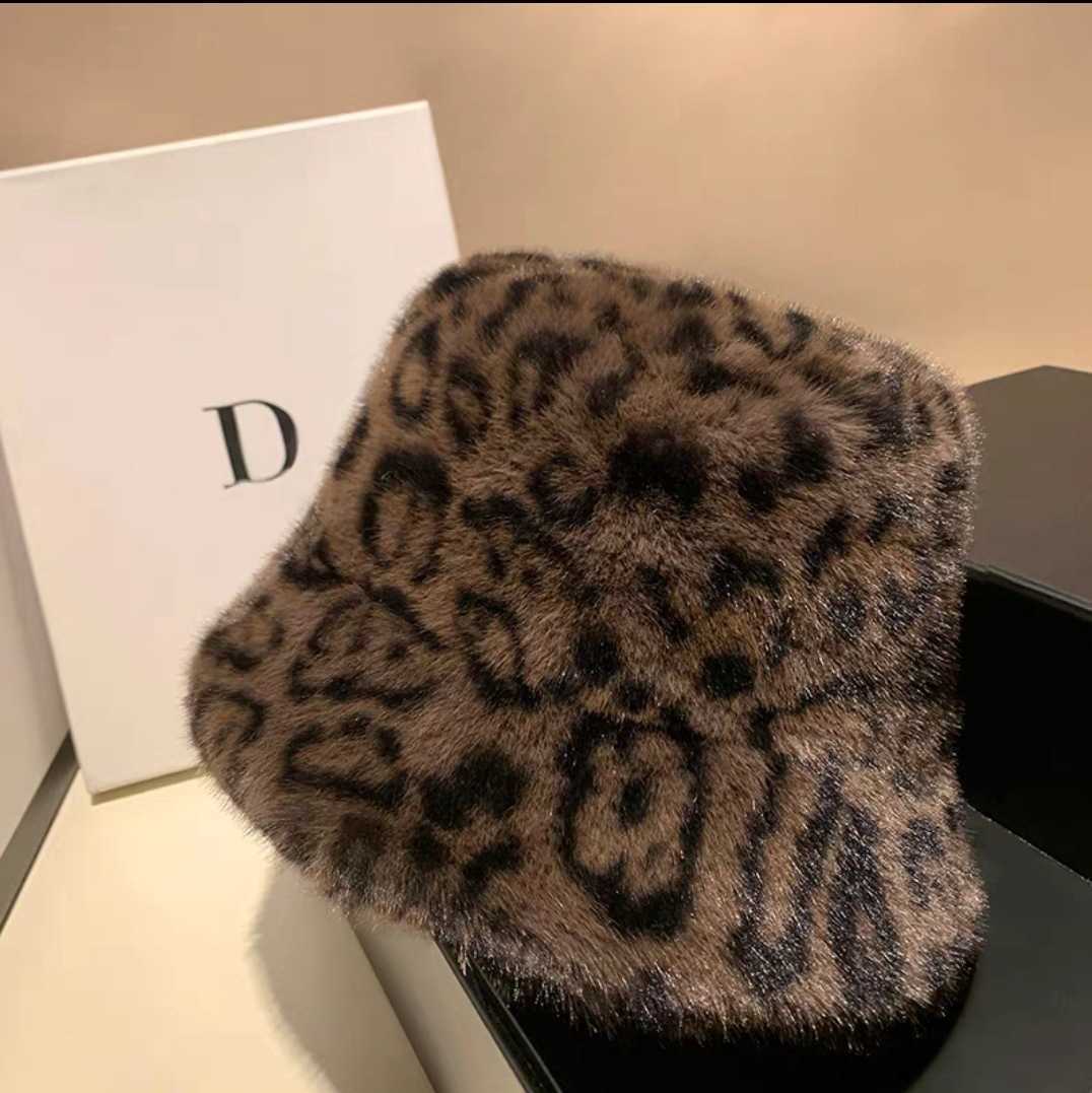 2024 New Hat Winter Shopping Plush Thickened Fisherman Hat Ear Protection Versatile Multicolor Warm Bucket Hat for Women H251020