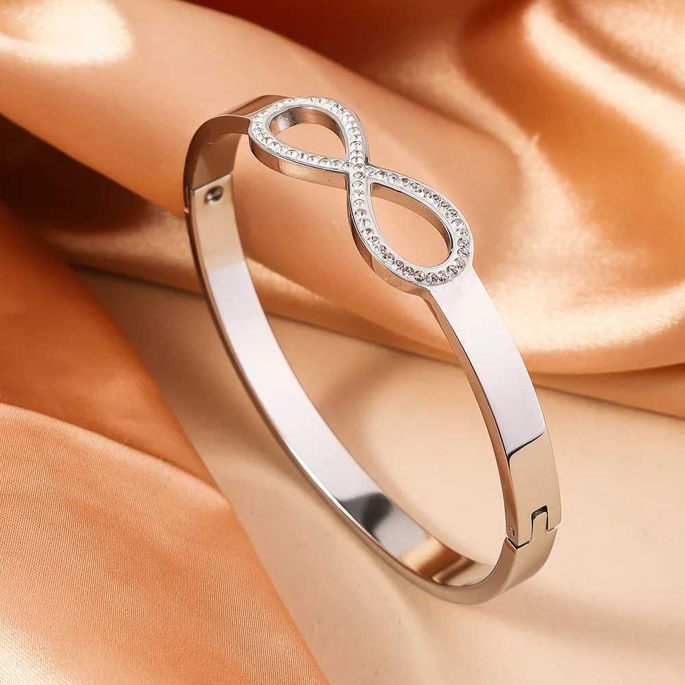 Womens Zircon Hollowed Out 8shaped Stainless Steel Infinity Bracelet Non Fading Birthday Party Girlfriend Bangle Gift J251021