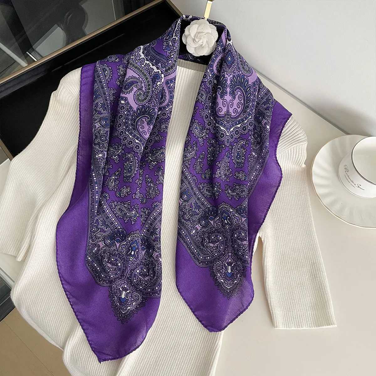 New Fashion 70X70cm Womens Scarf Paisley Print Scarf Cotton Texture Square Shawl Decorative Headband Neck Luxury Design Bandana W251021