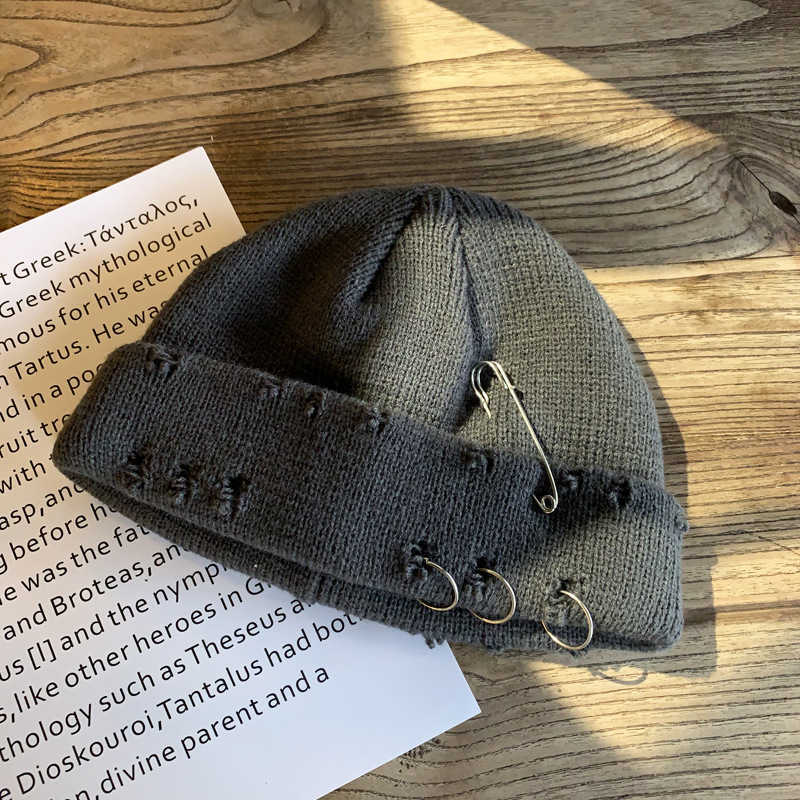 Fashion Ring Pin Hip Hop Woolen Hat Autumn Winter Lovers Net Red Fashion Hat Mens and Womens Knitted Hat H251020