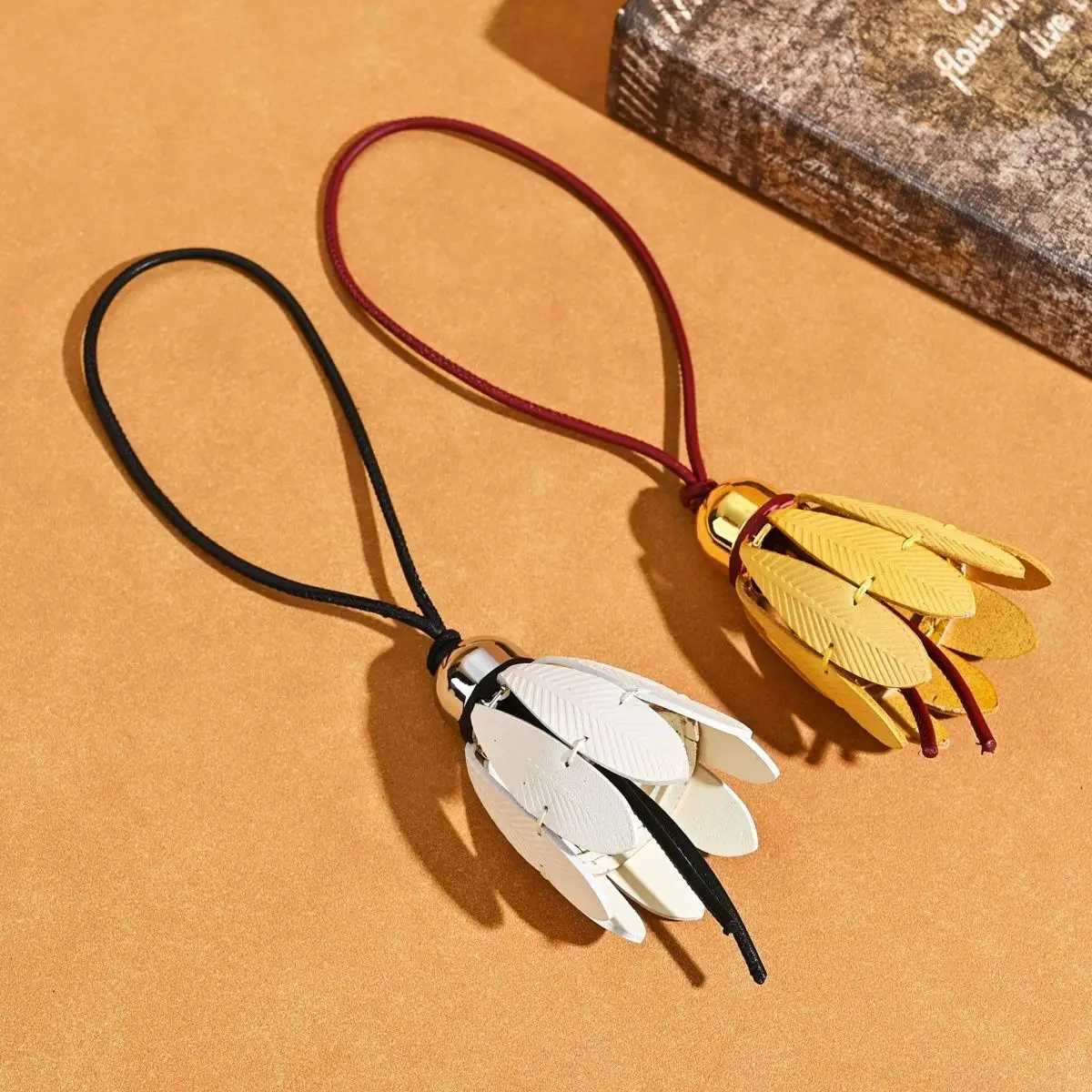 Luxury Badminton Leather Bag Charm White Keychain Bag Pendant Decoration High Luxury Girl Gift Bag Accessories J251121