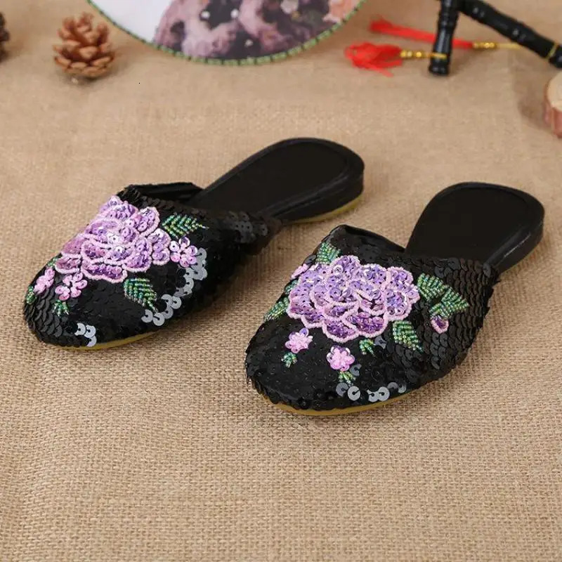 3640 Women Slippers Sequin Embroider Shoes Summer Silk Fabric Flats Flower Closed Toe Soft Sole Nonslip Chinese Style Footwear 251011