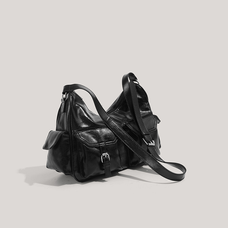 Retro style new autumn and winter designer bag women's fashion multi pocket underarm bag large capacity luxury handbag commuting shoulder bag