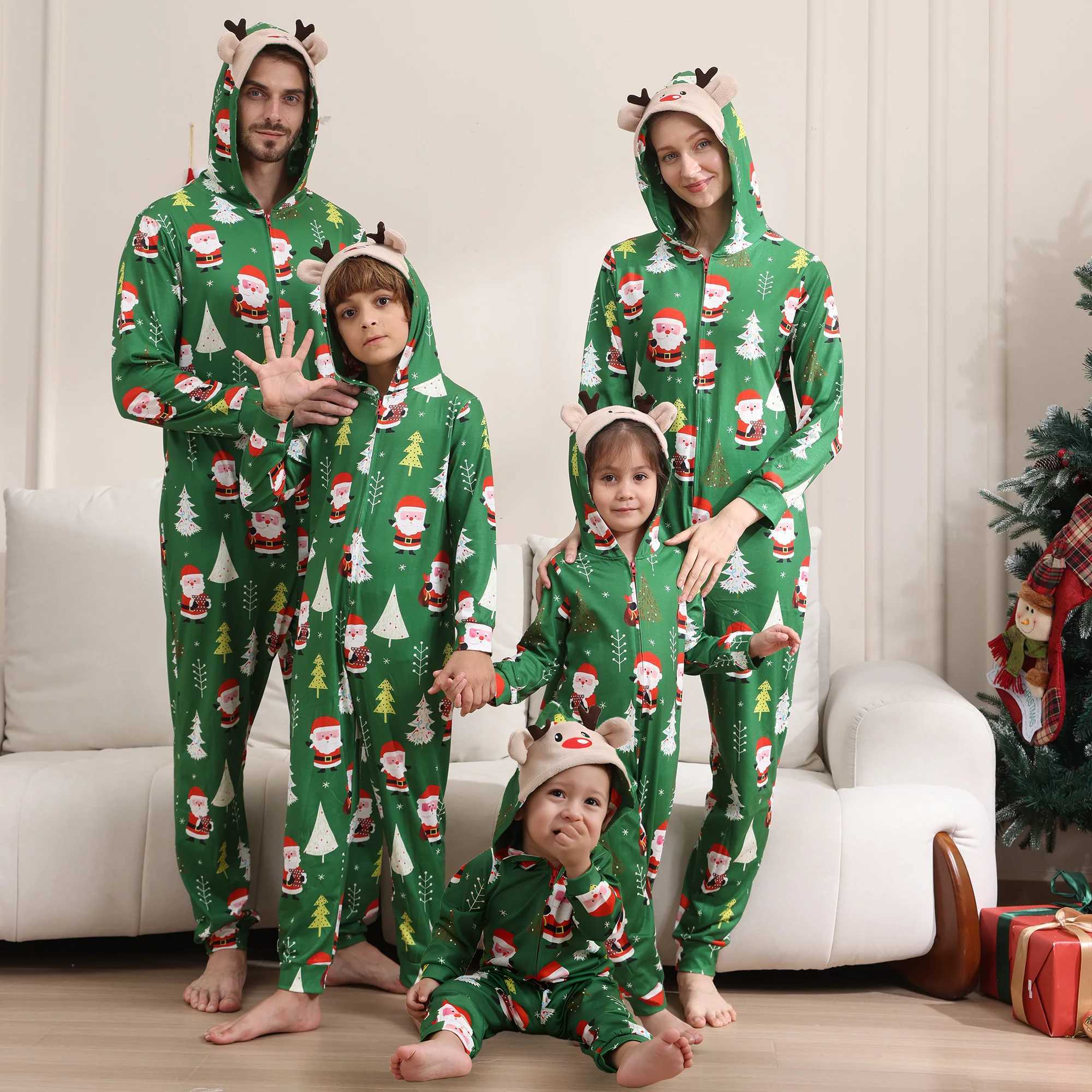 Family Christmas Pajamas Family clothing Mom and Dad children baby jumpsuit Cute card jumpsuit overall Christmas family dress L251021PXGO