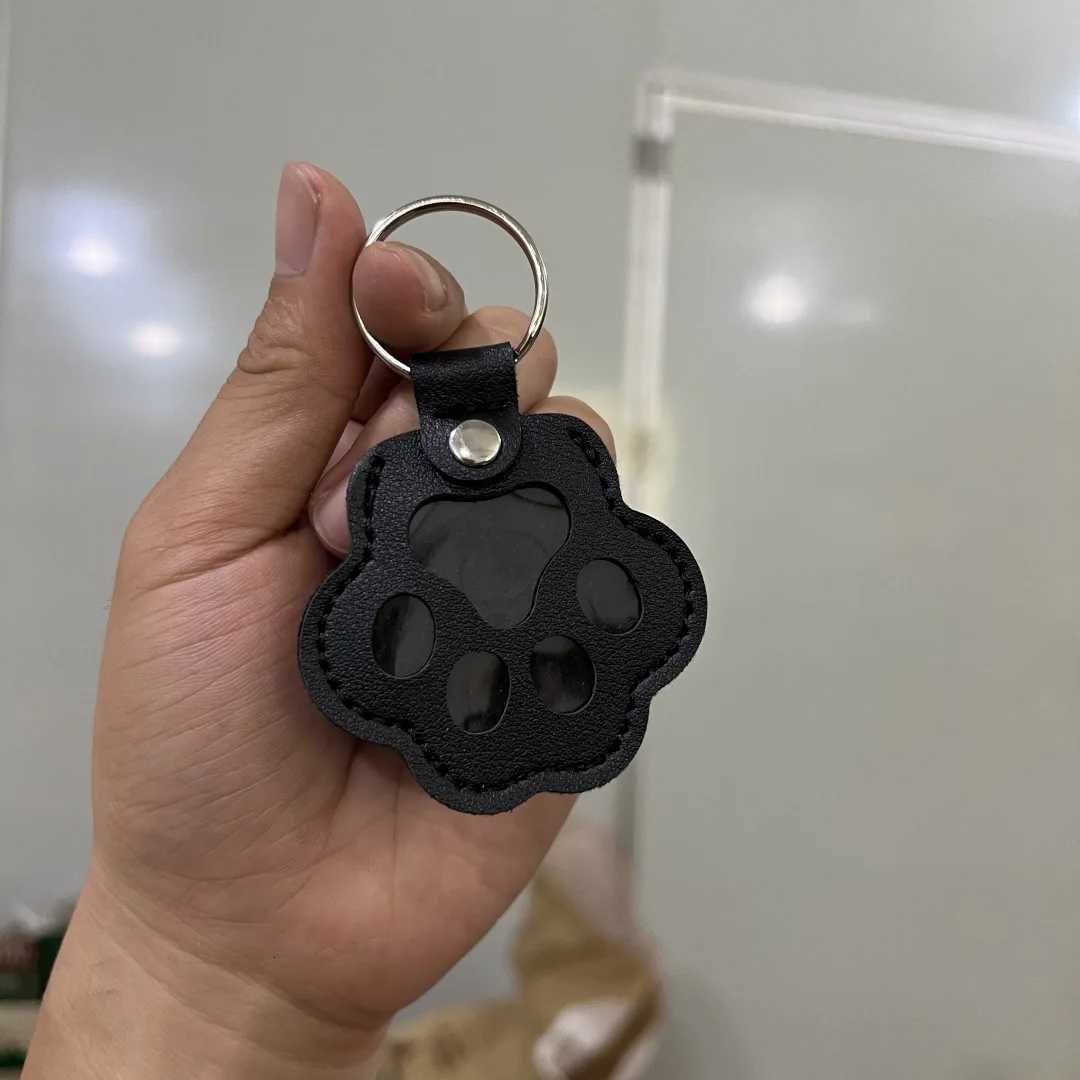 Exquisite Cute Cat Claw Keychain Creative Puppy Pet Hair Storage Bag Keyring PU Leather Dogs Paw Pendant Hanging Accessory W251021