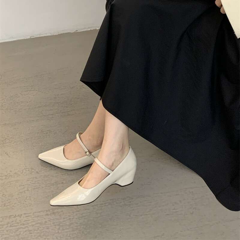 New Designer Shoe Women's Elegant Mary Jane with Shallow Mouth, High Patent Leather Pointed Toe & Chunky Heel Single Shoes