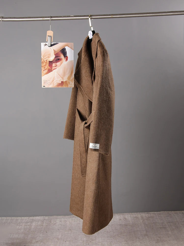 EWQ Brown Woolen Overcoat Office Trendy Women Scarf Collar Long Sleeved Long Outerwear Doublefaced Cashmere Coat Autumn 251017