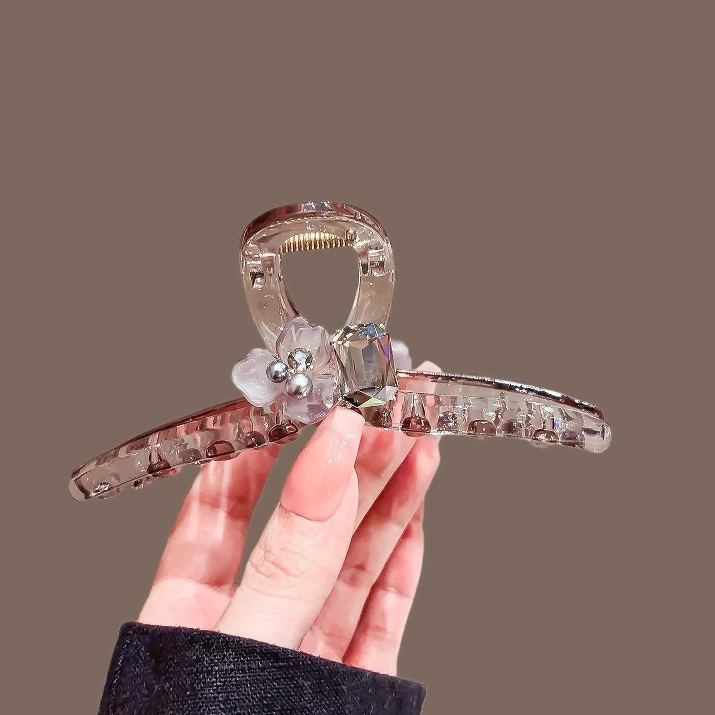 Korean Style Crystal Pearl Flower Hair Clip Highend Large Size Acrylic Hair Grip Womens Back of Head Fashion Hair ClawW254021
