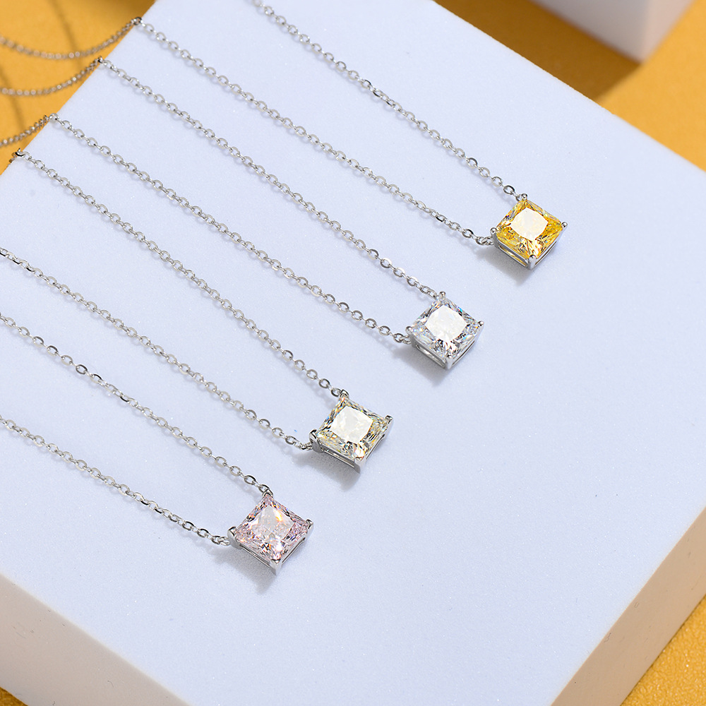2025 Choucong Sparkling Square Pendant Solitaire Simple Fashion Jewelry Real 100% 925 Sterling Silver Princess Lab Moissanite Diamond Women Clavicle N