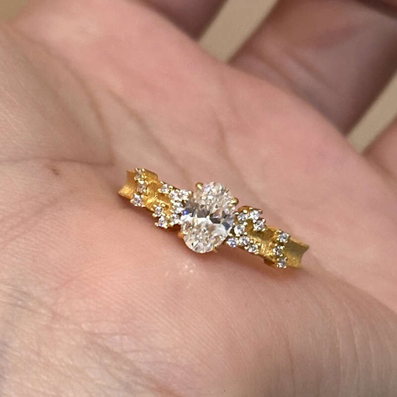 Sparkling Pigeon Egg Vintage Design Style Designer Starry Sky Point Diamond Brushed Elegant Ring