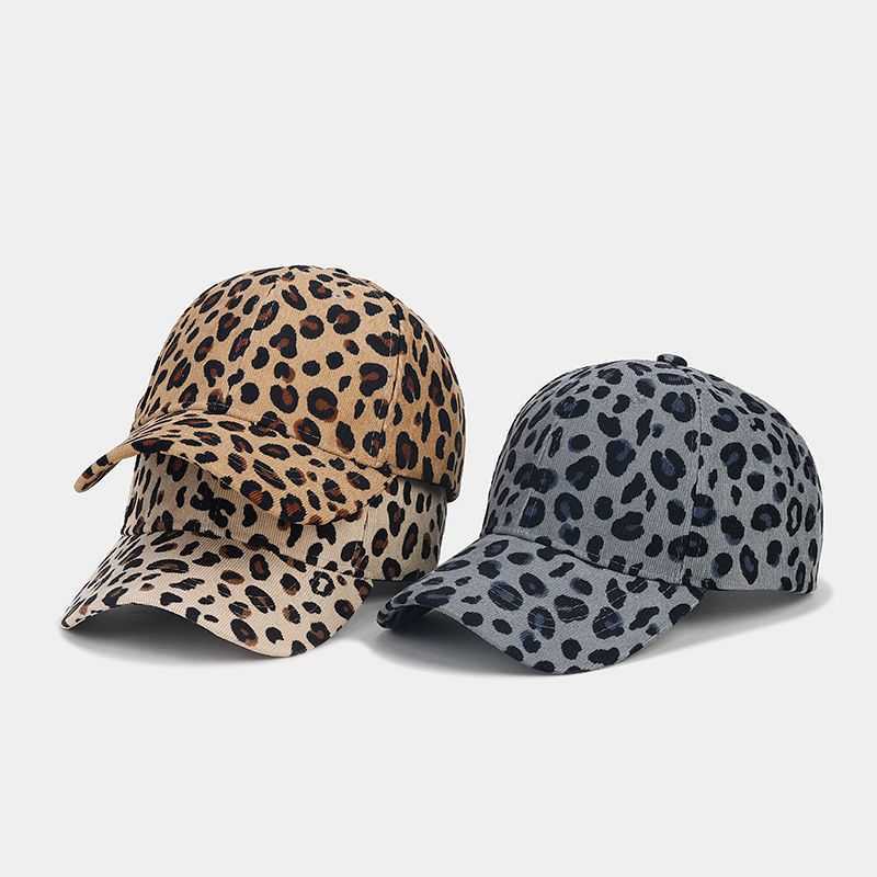 New Leopard Print Corduroy Baseball Cap for Women Trendy Fashion Curved Brim Duckbill Cap Artistic Casual Sun Hat H251020