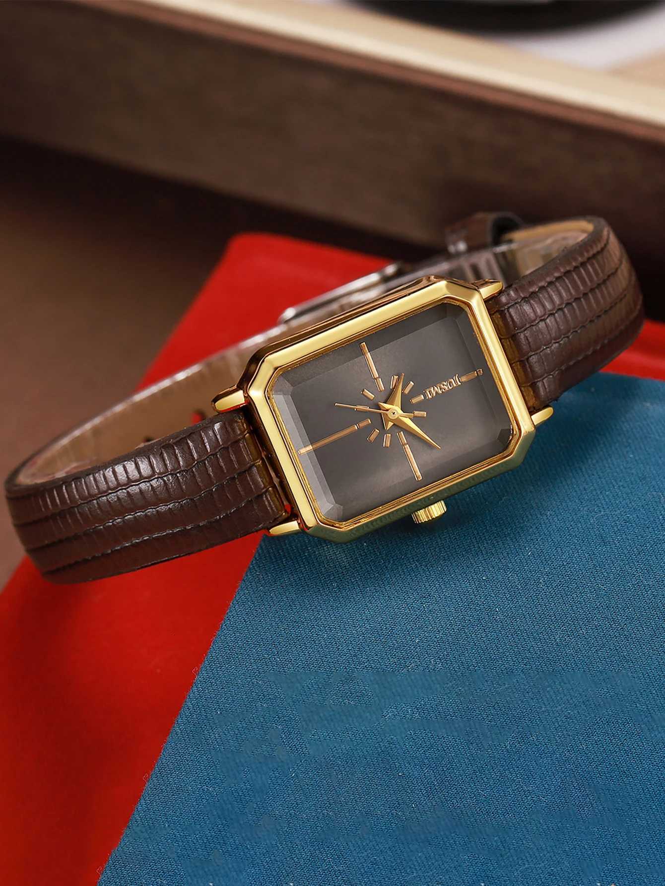 Small fashion ladies quartz suitable for Christmas Halloween holiday giftXJ251021