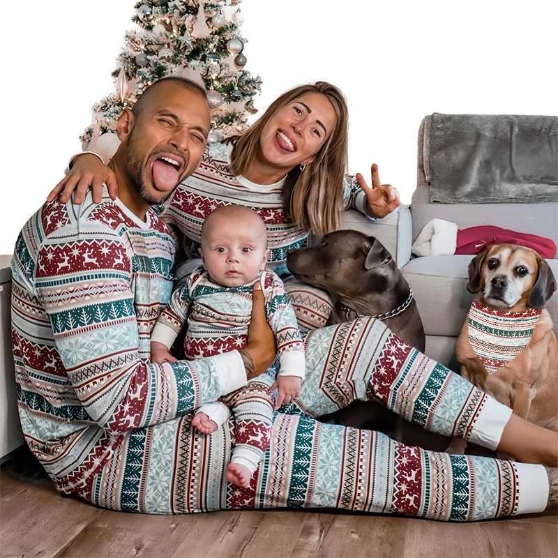 Vintage Print Christmas Family Matching Pajama Sets Father Mother Kids Sibling Look Pajamas Couple Dog Clothes Pyjamas Outfits L251021X61X