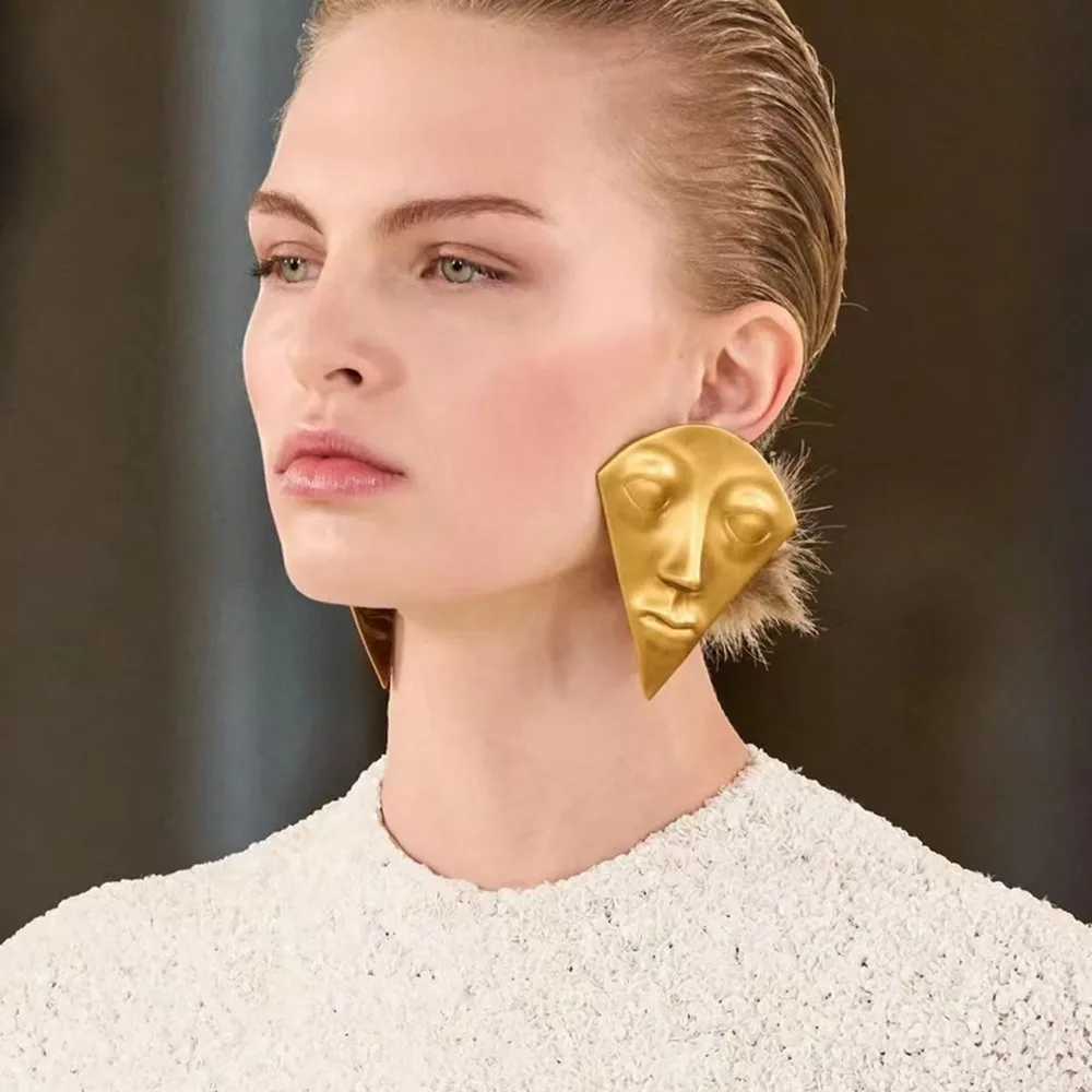 New Vintage Ethnic Metal Plated Face Feature Dangle Earrings for Women Jewelry Fashion Show Ladys Collection Earrings Accessory J251021