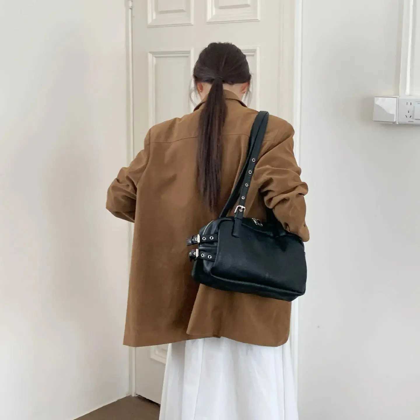 2025 Retro Vintage Large Capacity Womens outder Underarm Bag Commuter Boston Bag Shoulder Womens Bag Artificial Leather Z251018