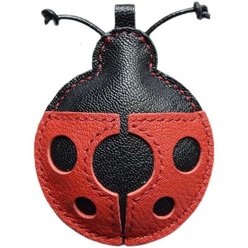 Handmade leather insect series scarab keychains bag pendant key ring Christmas and New Year gifts key chain W251021